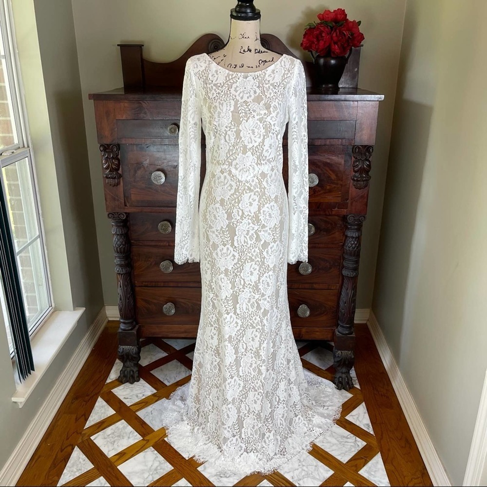 By Watters NWT Lace Long Sleeve Wedding Dress 10 - Picture 2 of 13
